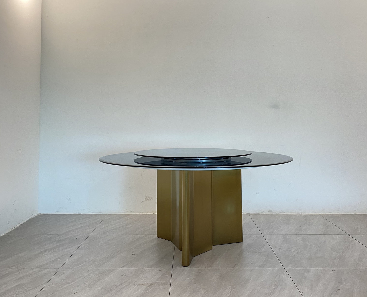 Minotti Lou  Dining Table