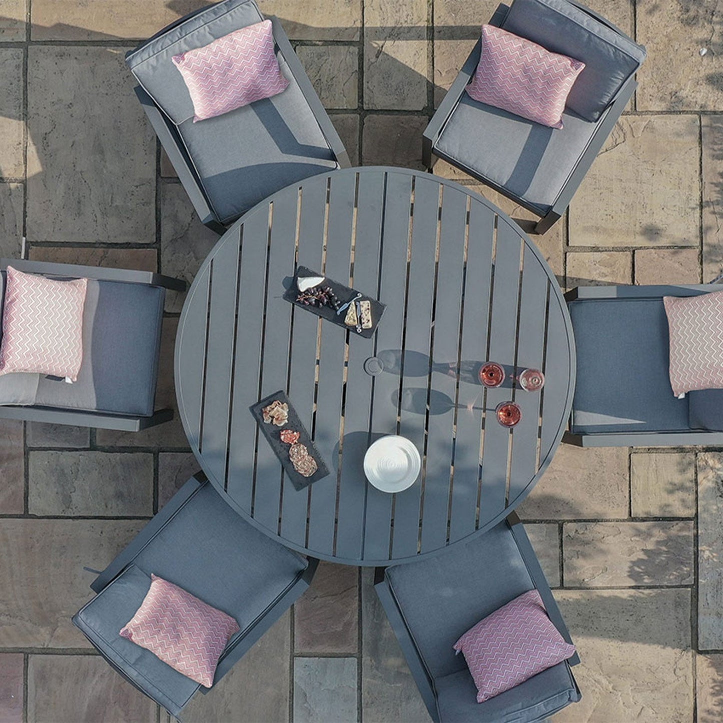 New York Outdoor 6 Seat Round Dining Set