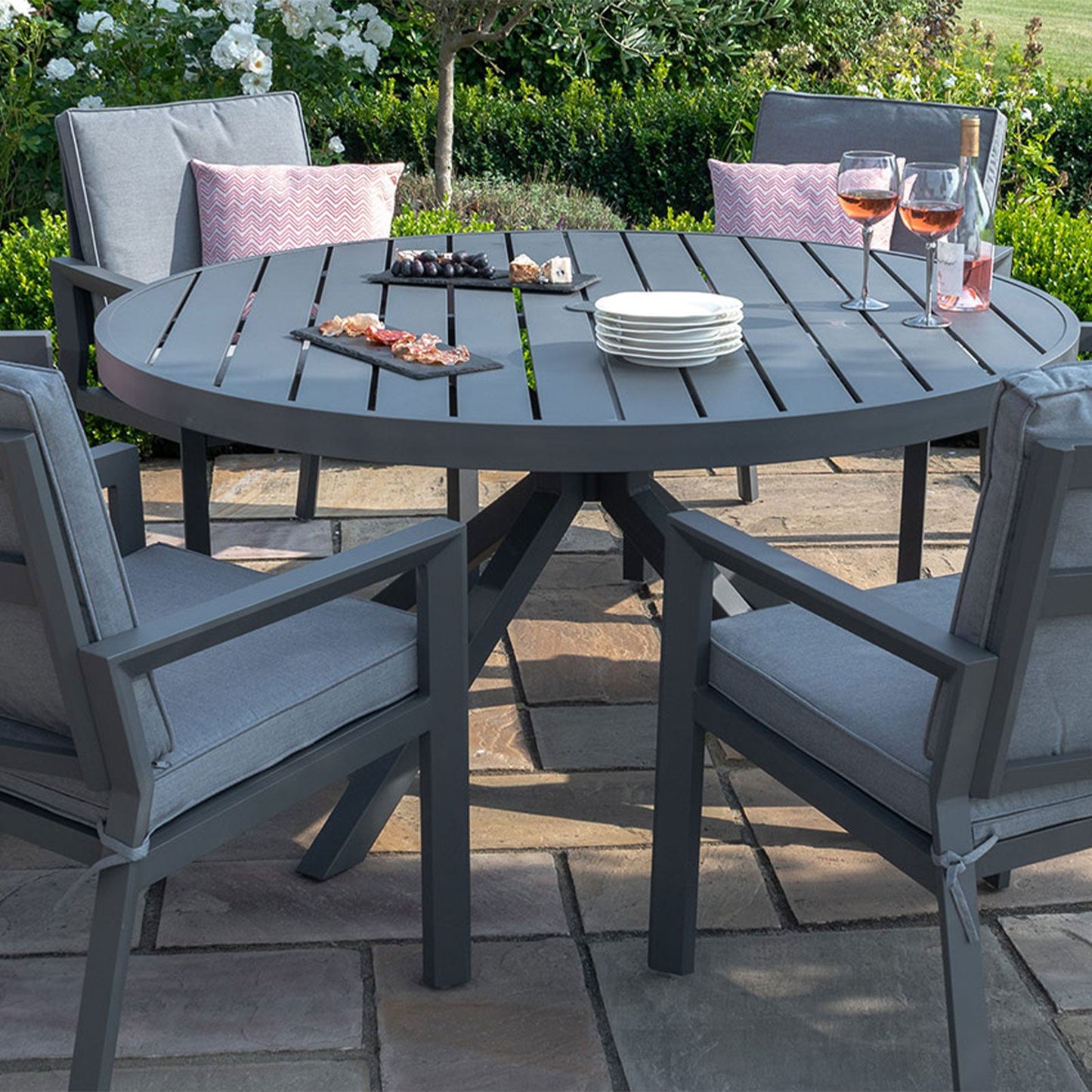 New York Outdoor 6 Seat Round Dining Set