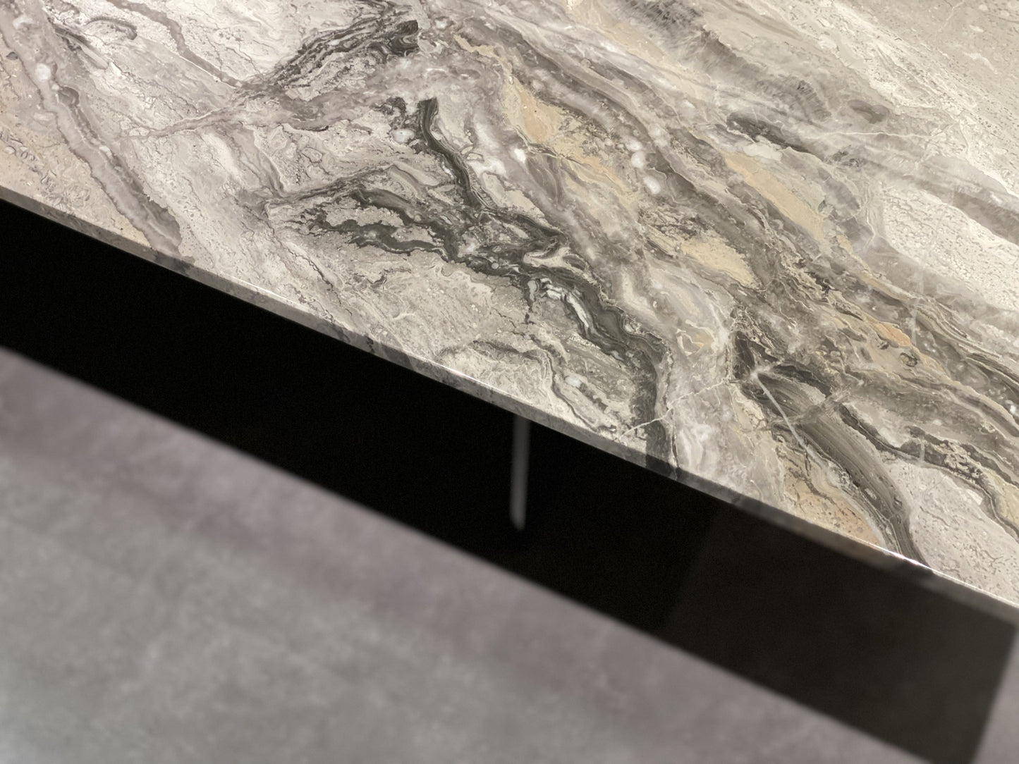 Minotti Linha Dining Table