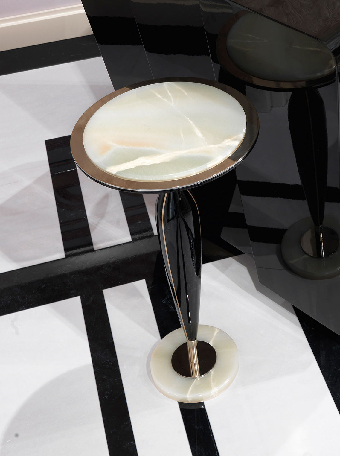 Vissionnaire Georg Side Table