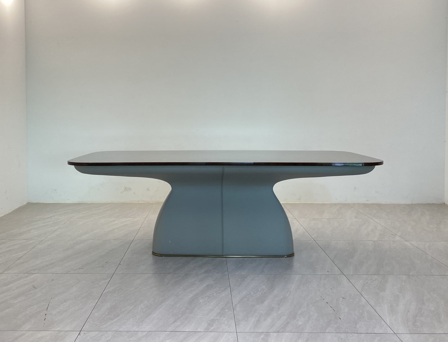 Bentley Alston Dinning Table