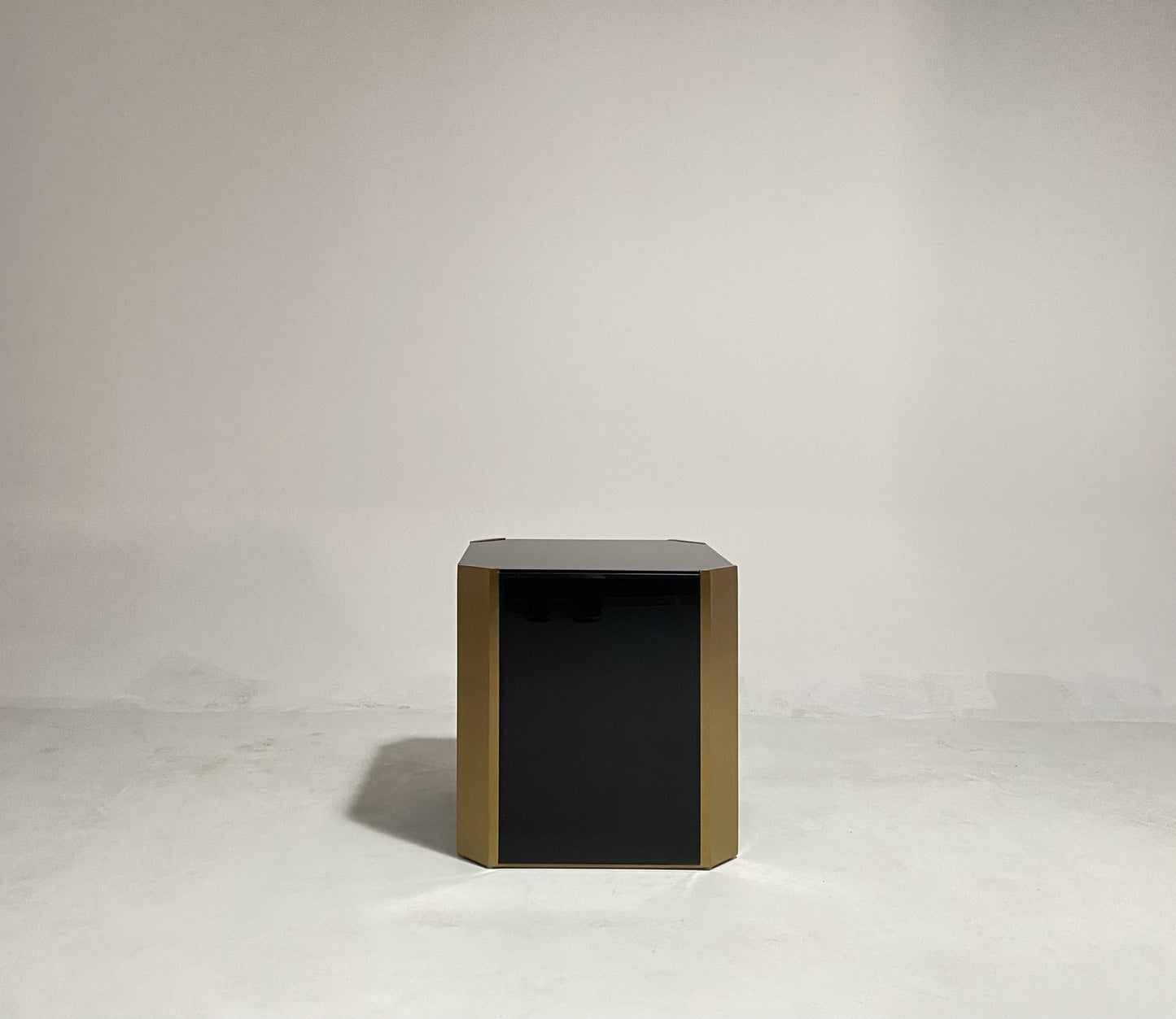 Vissionnaire Barrett Side Table