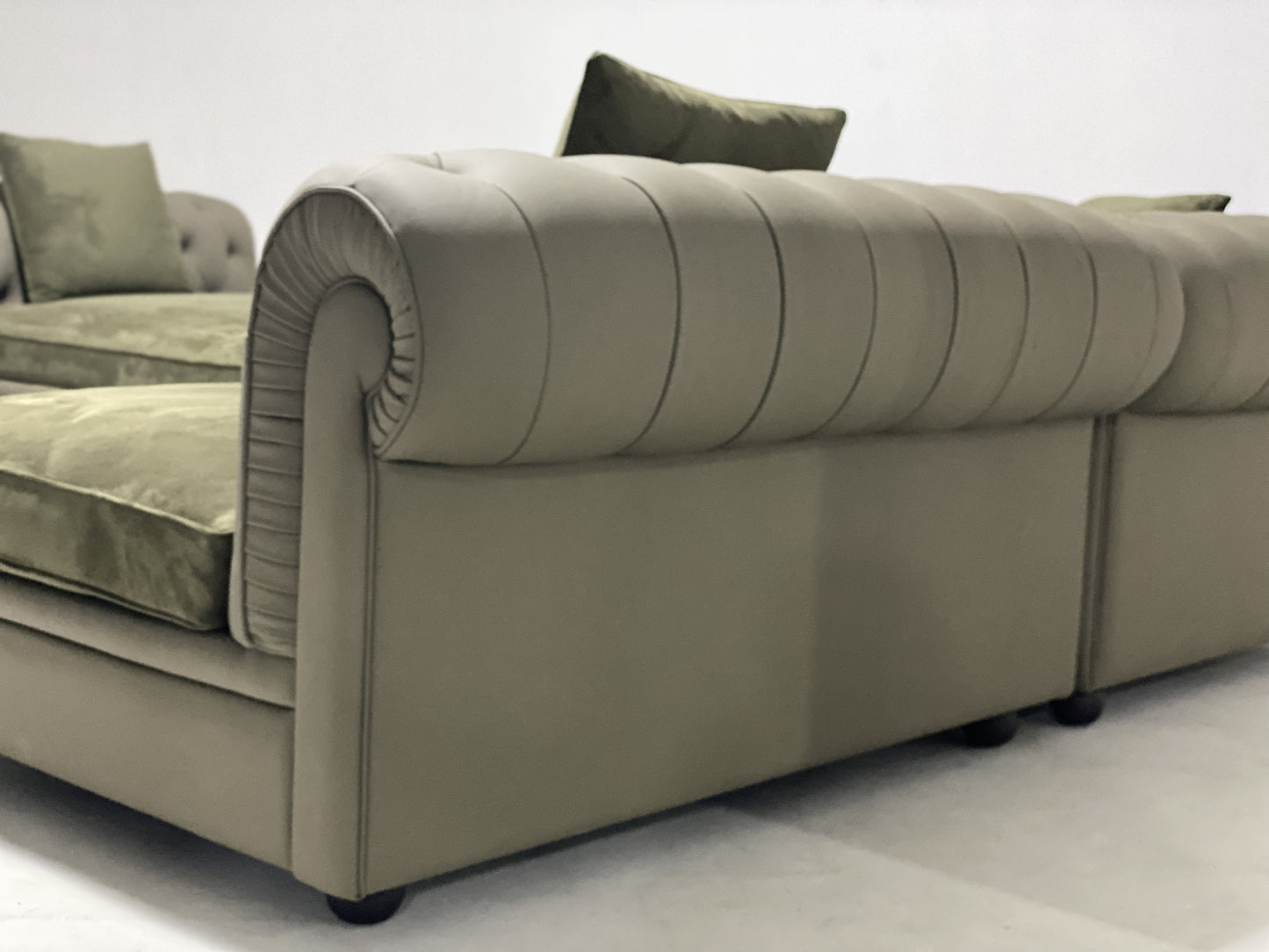 Poltrona Frau Chester Sofa