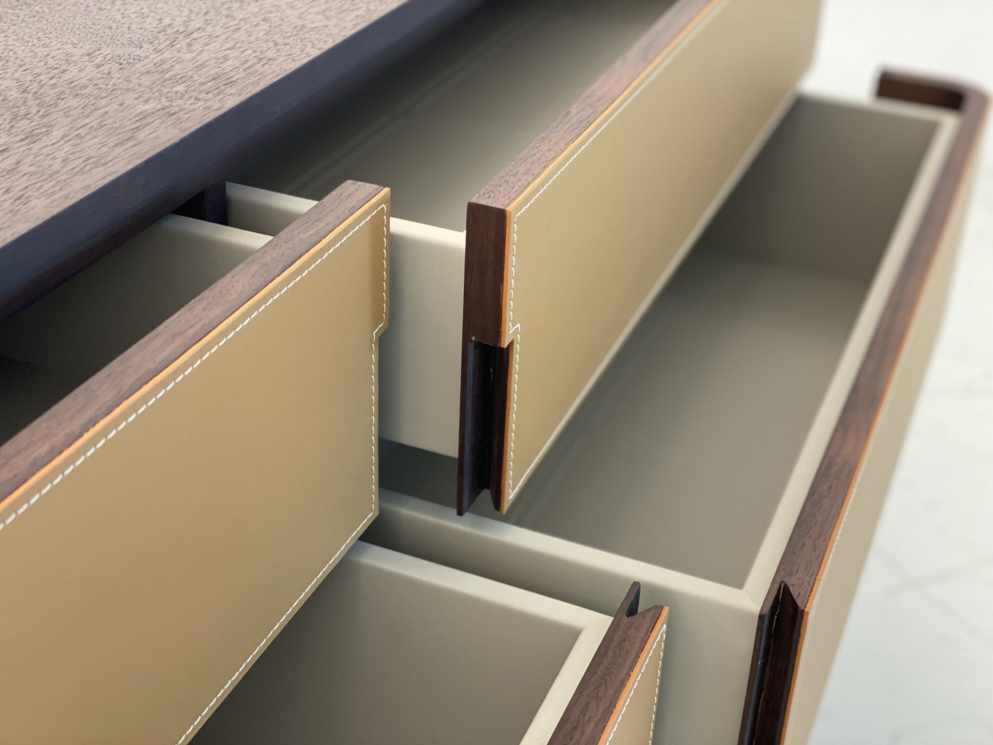 Poltrona Frau Fidelio Notte Sideboard
