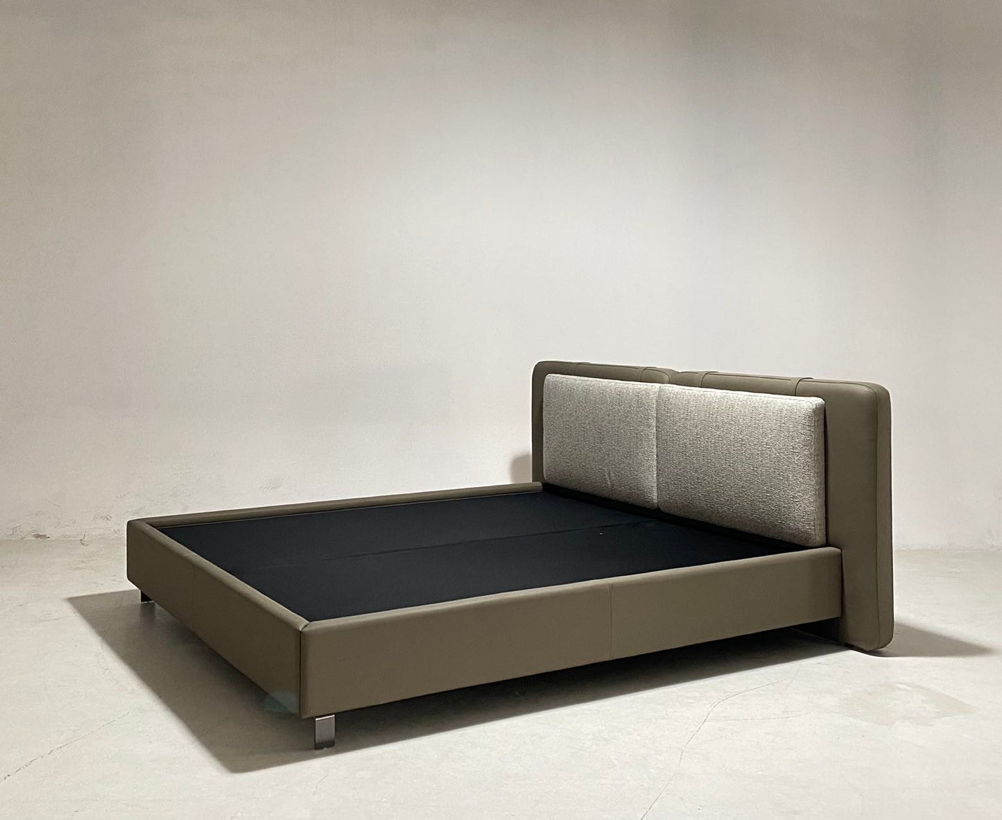 Minotti Tatlin "Soft" Bed