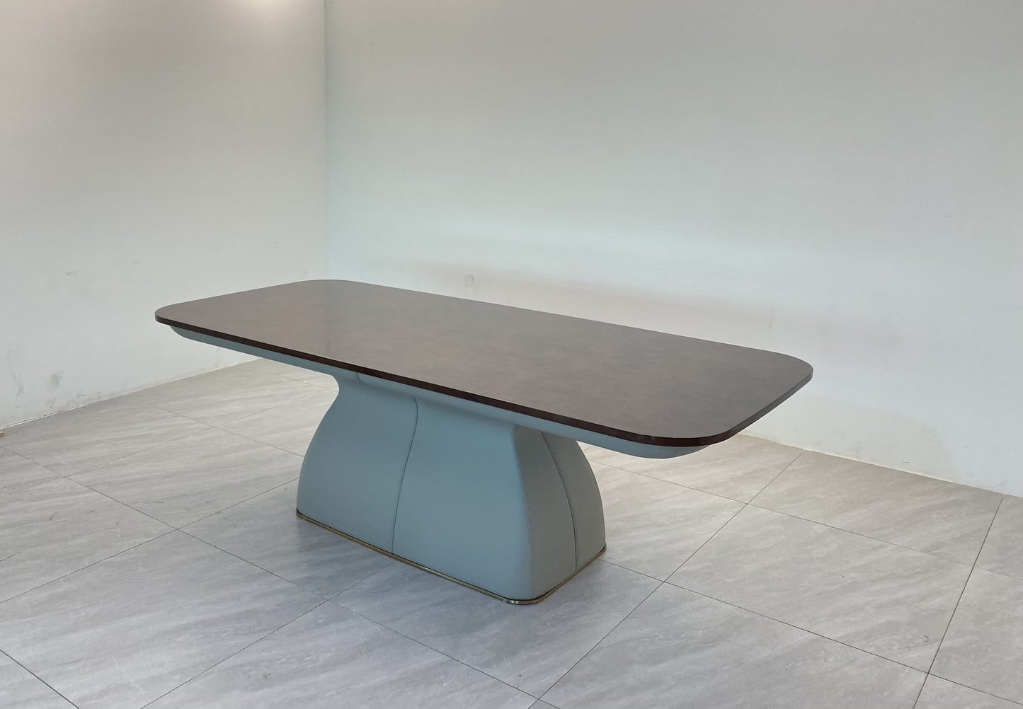 Bentley Alston Dinning Table