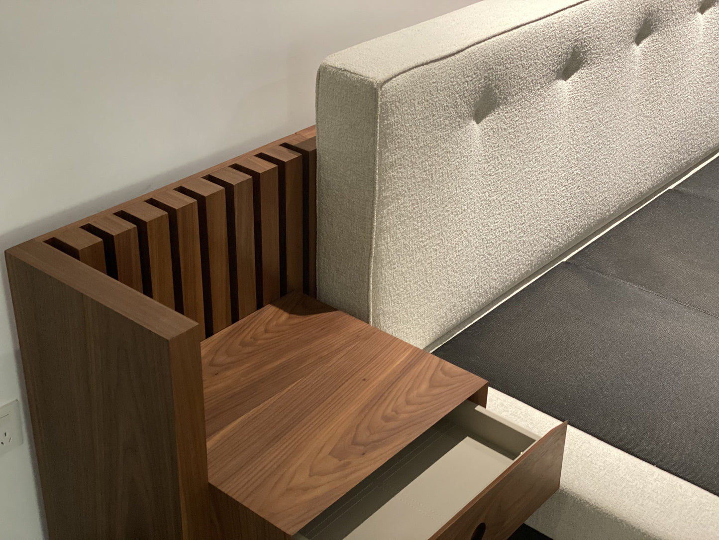 Minotti Brasilia Bed