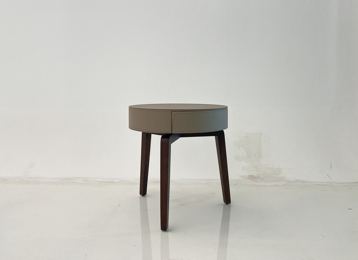 Poltrona Frau Fiorile Nightstand