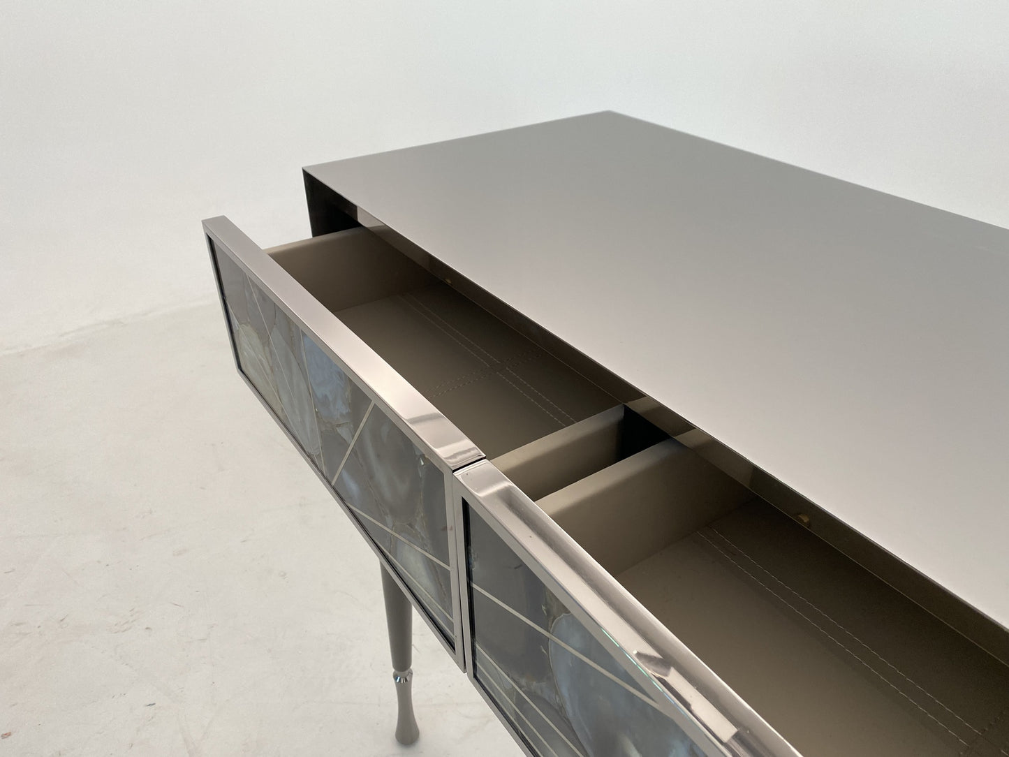 Vissionnaire Aurora Console Table