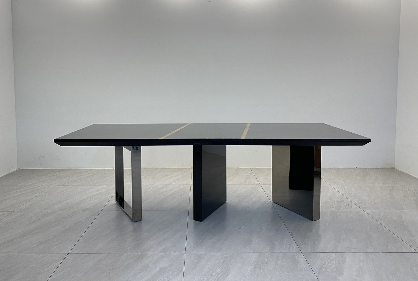 Fendi Morris Dinning Table