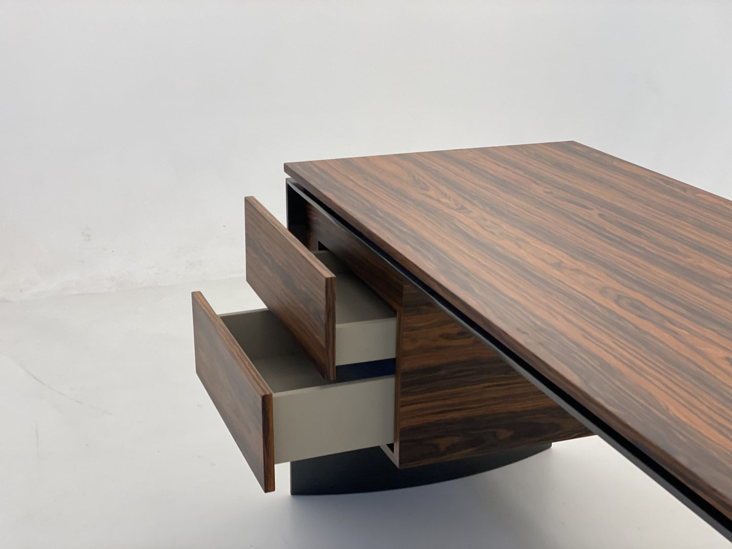 Minotti Linha Studio Desks