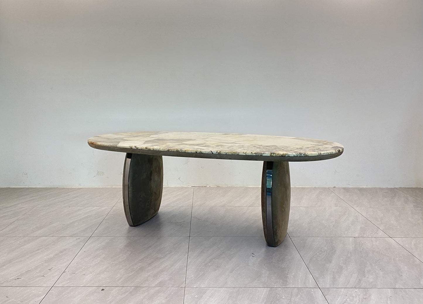 Longhi Lotus Dinning Table