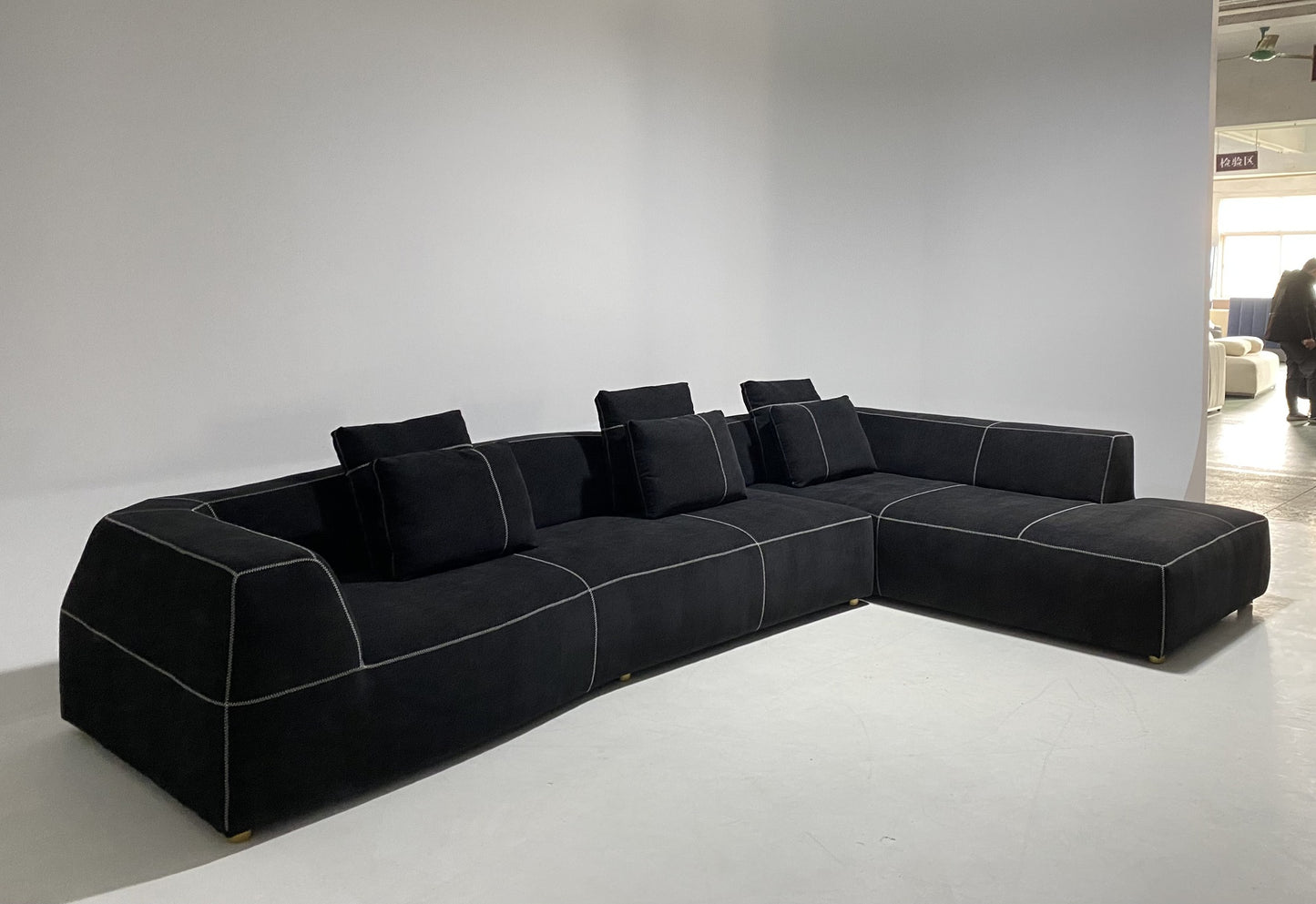 B&B Bend Sofa