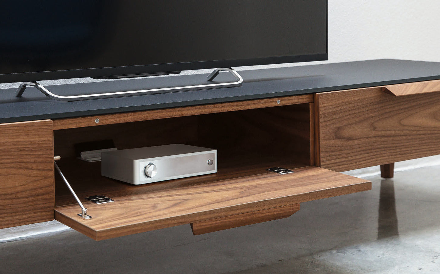 Porada Atlante TV Stand