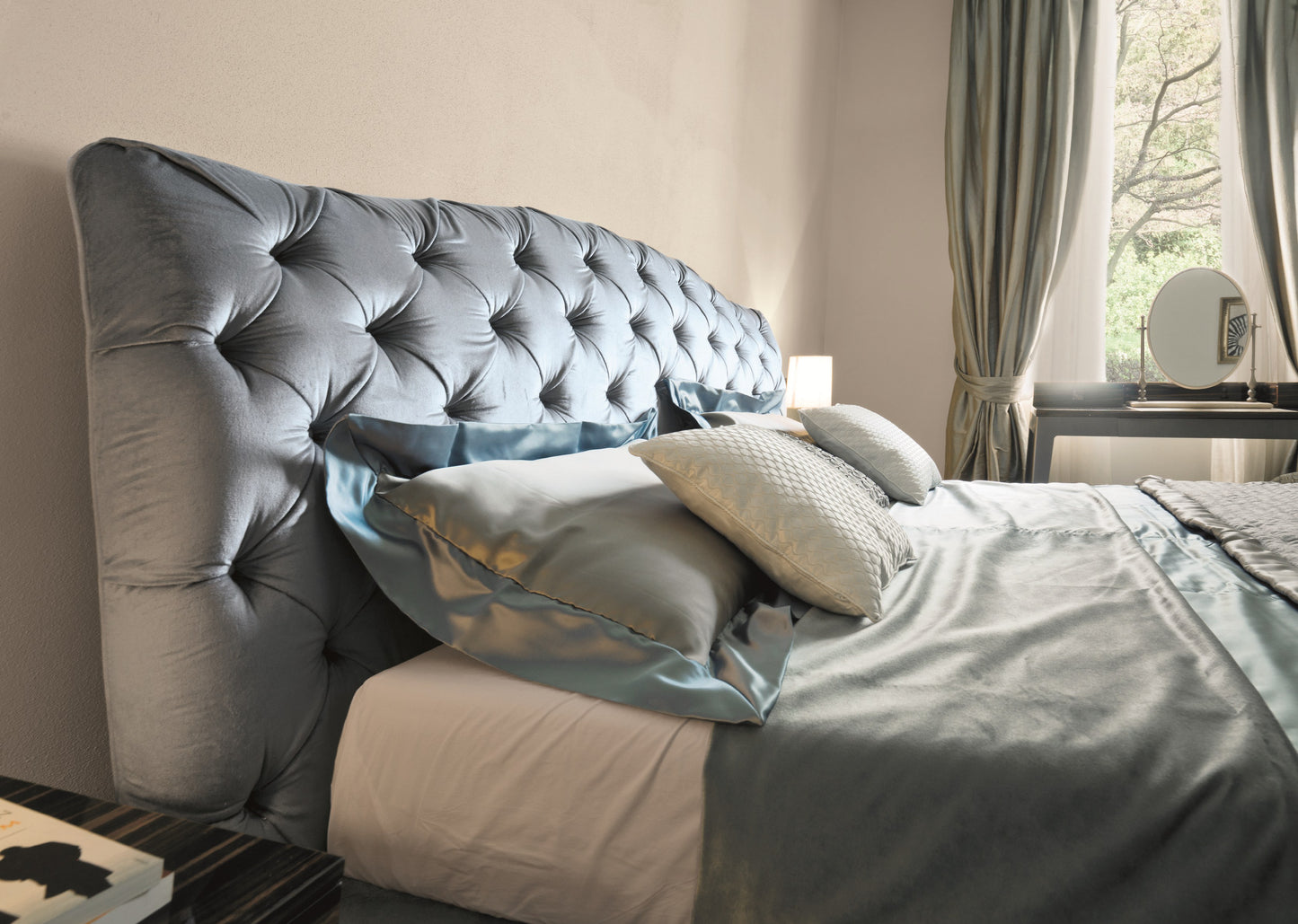 Longhi Grace Bed