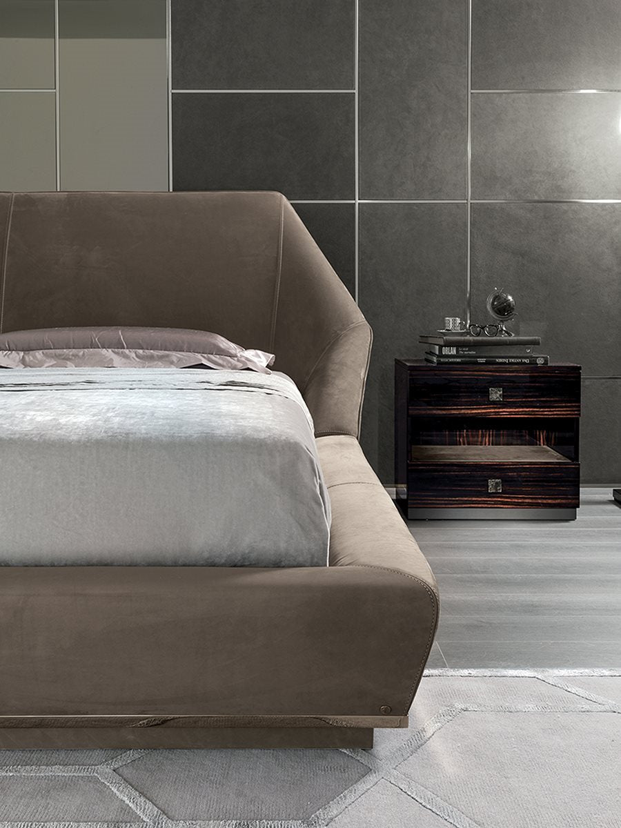 Longhi Phil Nightstand
