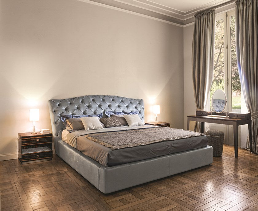 Longhi Phil Nightstand