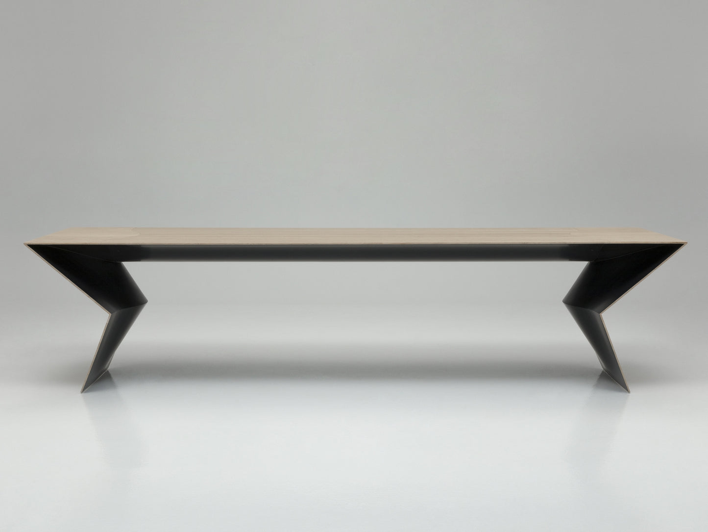 B&B Blitz Dinning Table