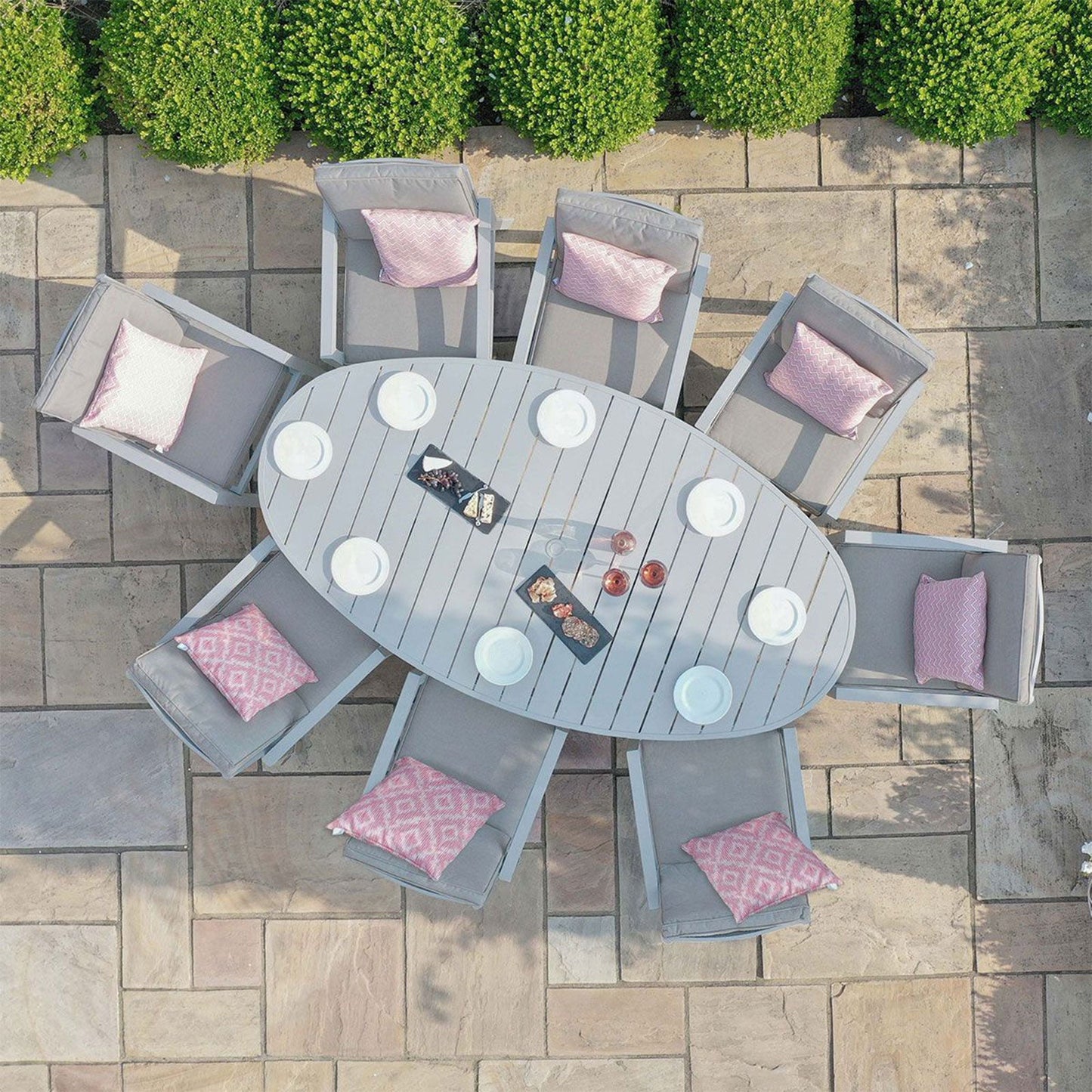 New York Outdoor 8 Seat Oval Dining Set