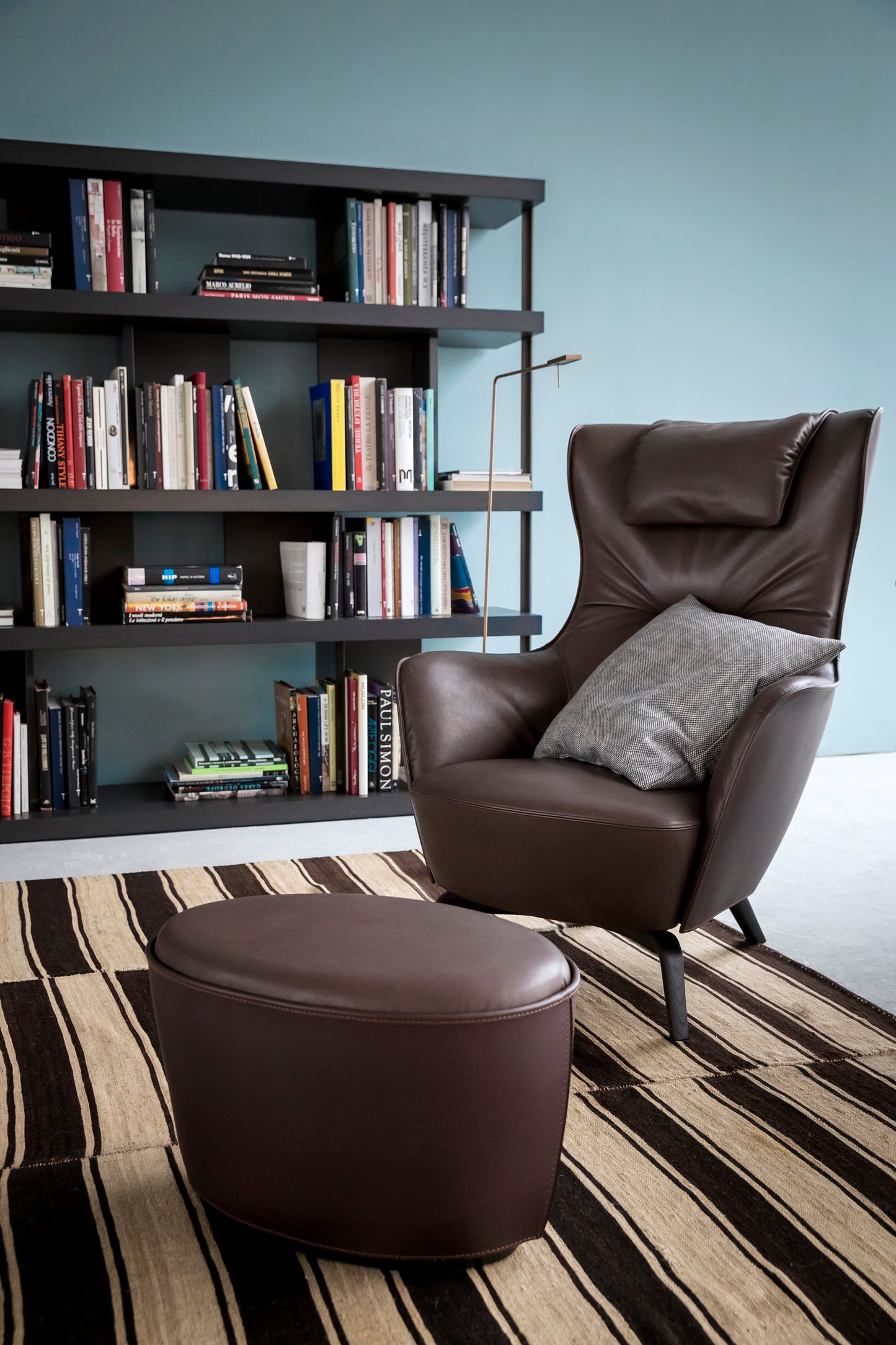 Poltrona Frau Mamy Blue Stool