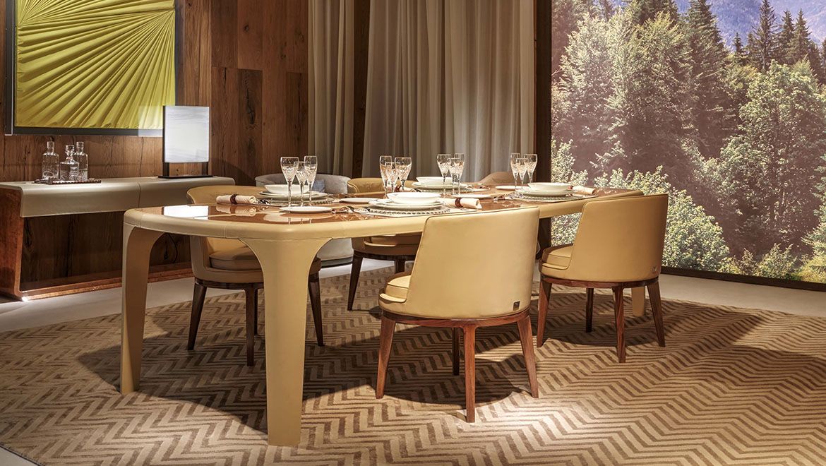 Bentley Bradley Dinning Table