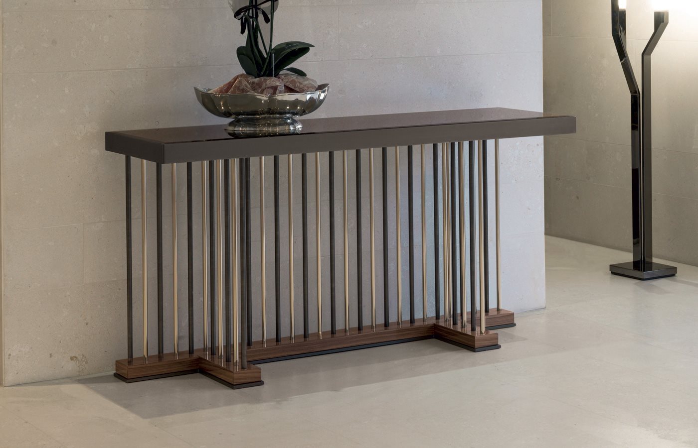 Longhis Schubert Console