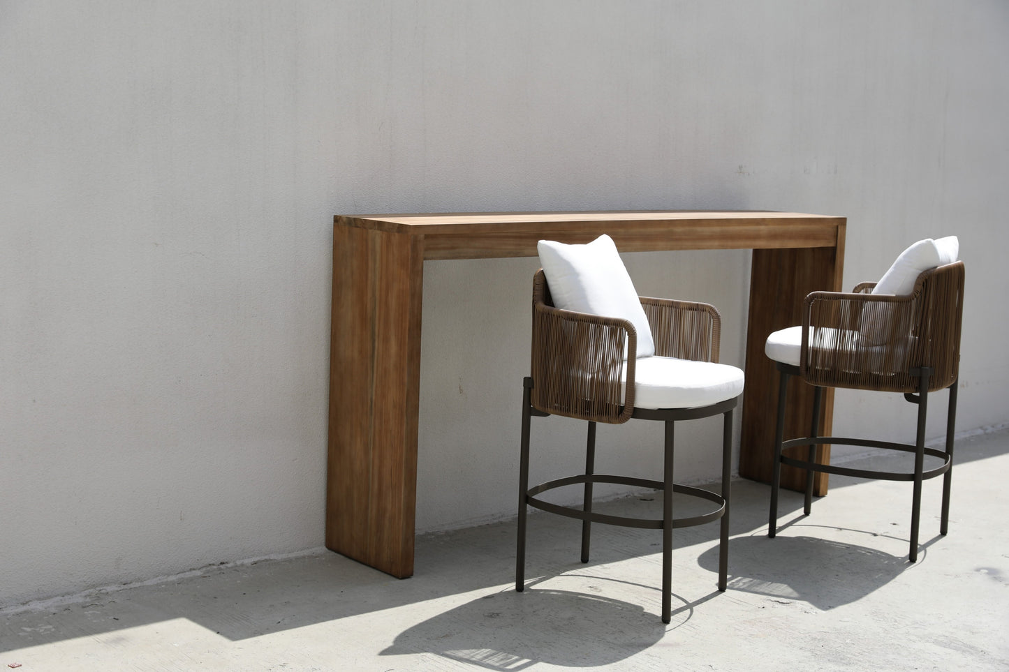 Bar Table 14