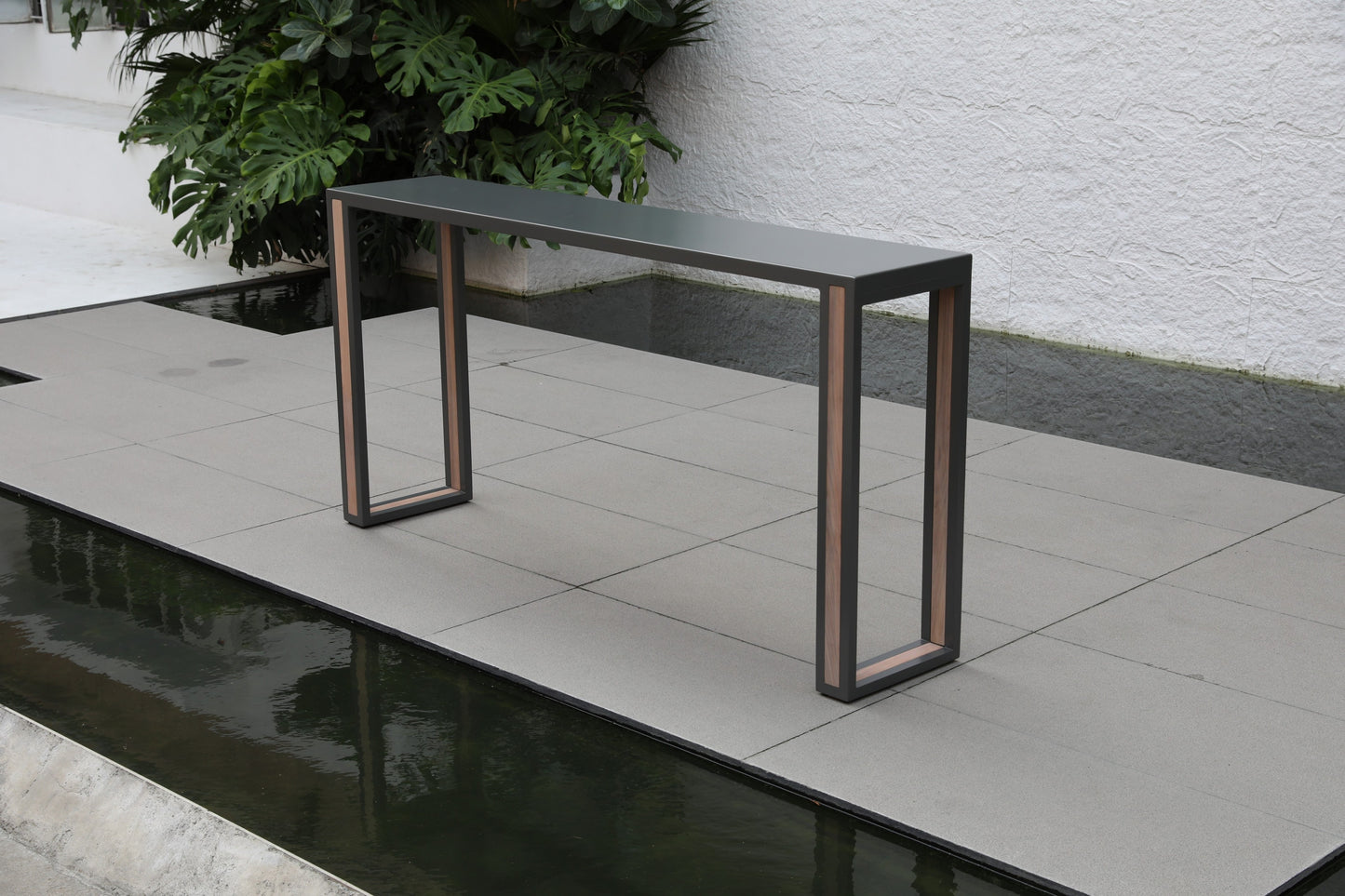 Bar Table 13