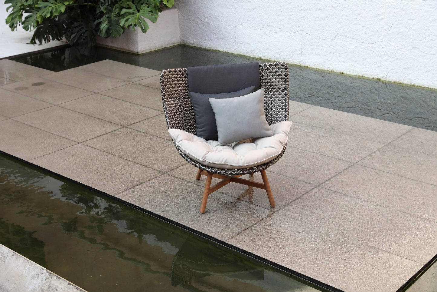 Outdoor  Armchairs 117