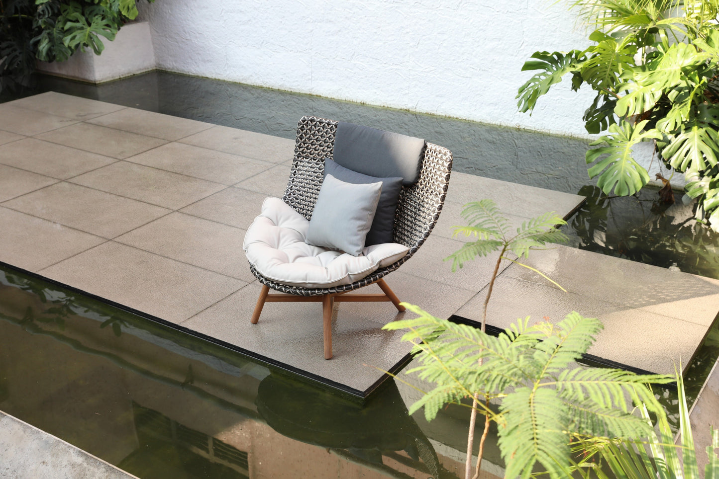 Outdoor  Armchairs 117