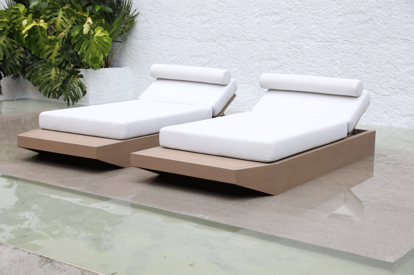 Sun Loungers 30