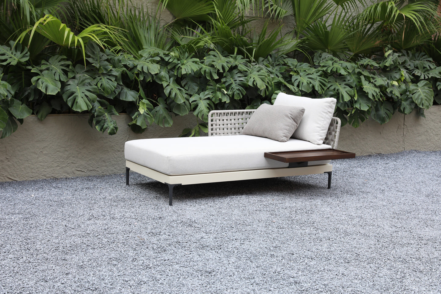 Sun Loungers 32