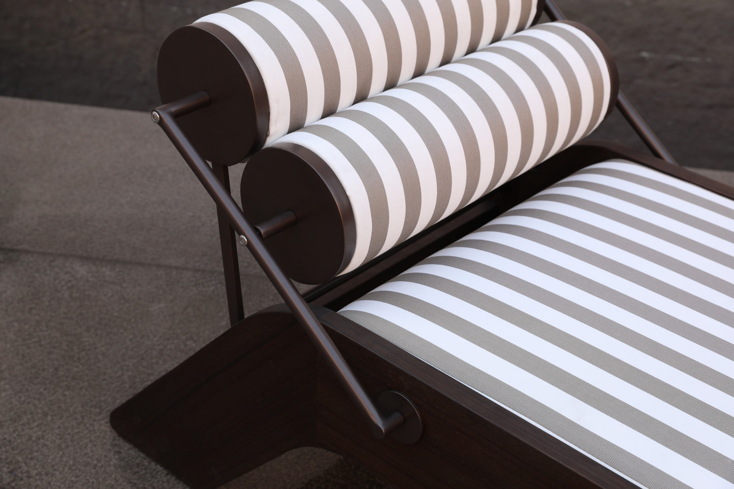 Sun Loungers 36