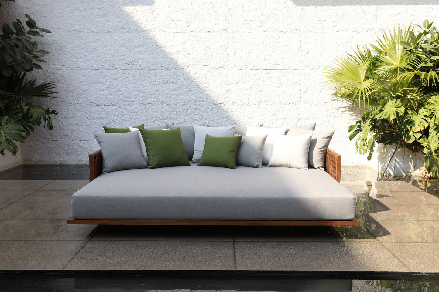 Day Bed 28