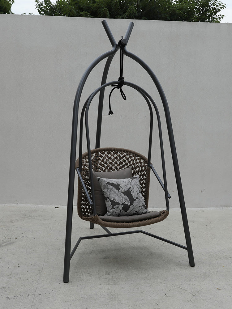 Garden hanging chairs 1