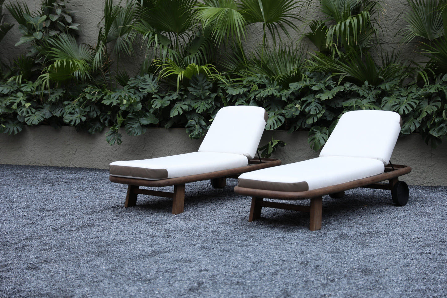 Sun Loungers 37