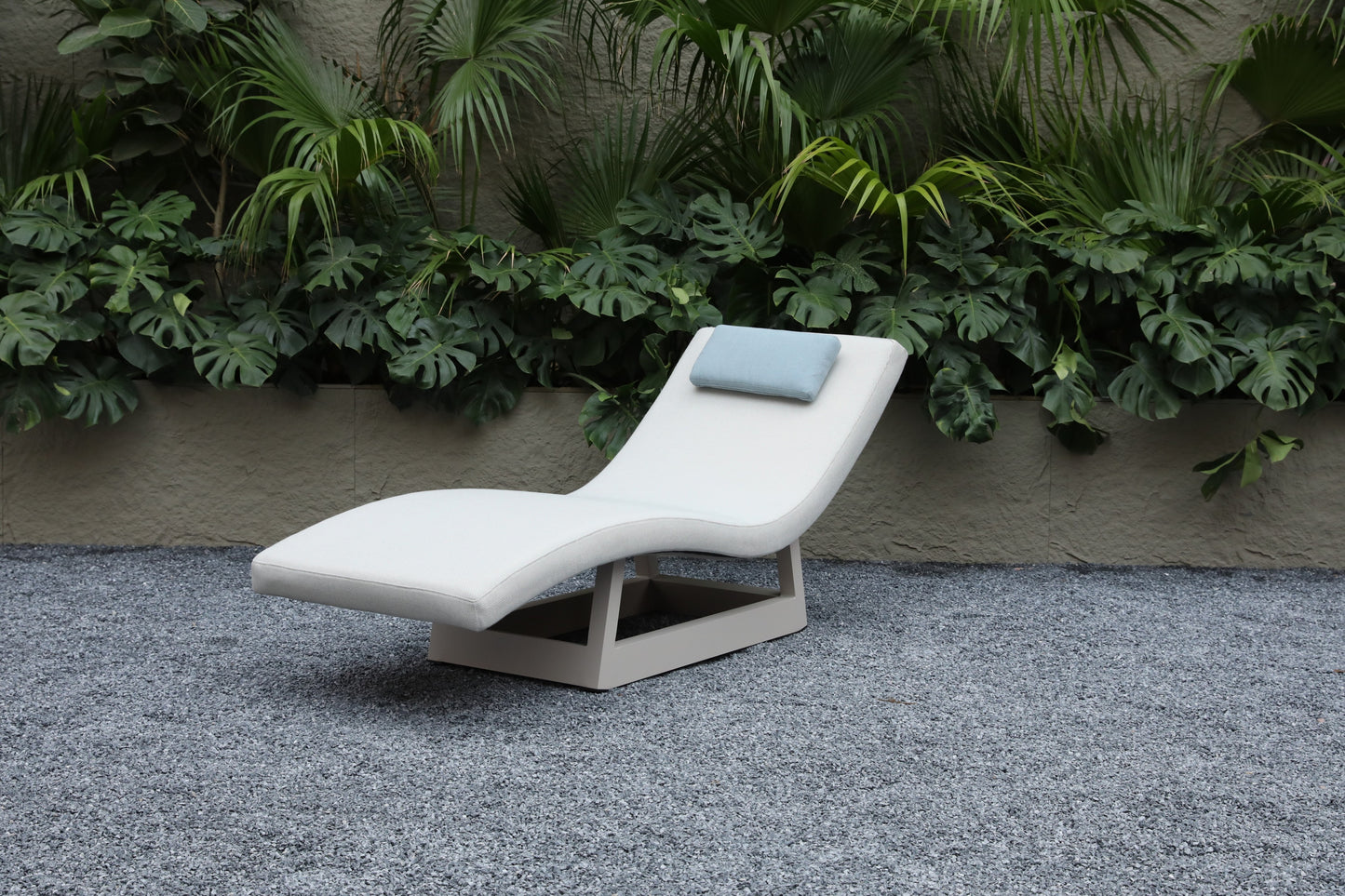Sun Loungers 38