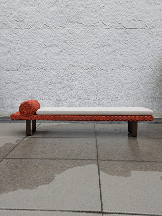 Bench-025
