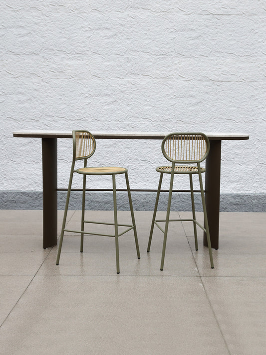 Bar Table 23