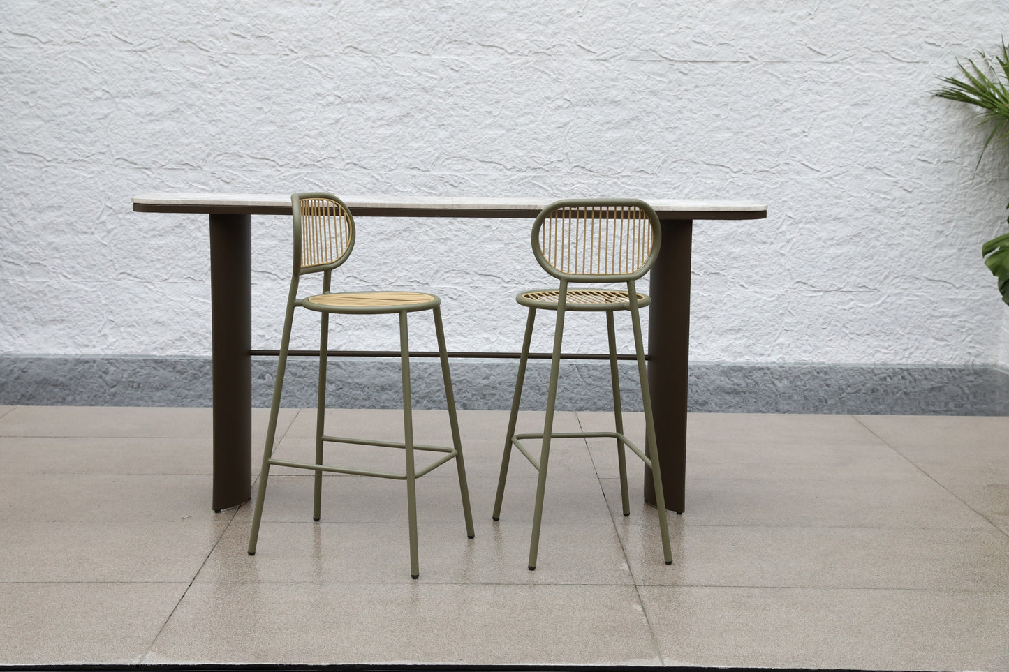 Bar Table 23