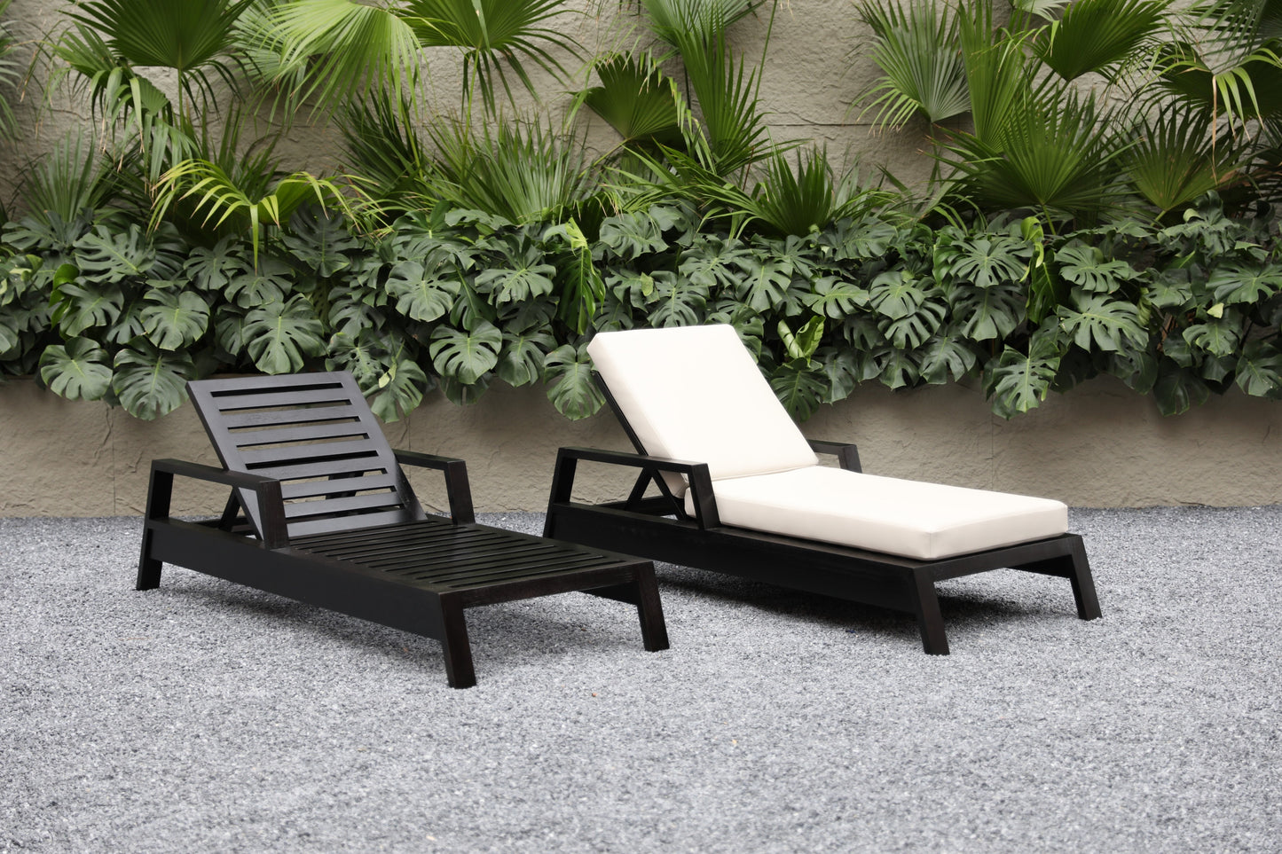 Sun Loungers 44