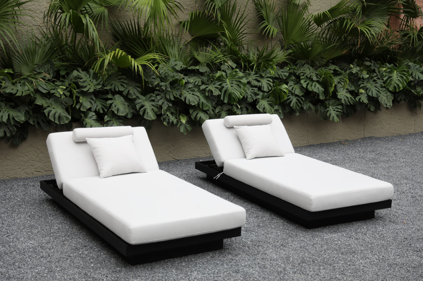 Sun Loungers 46