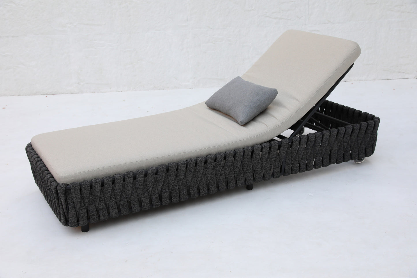 Sun Loungers 51