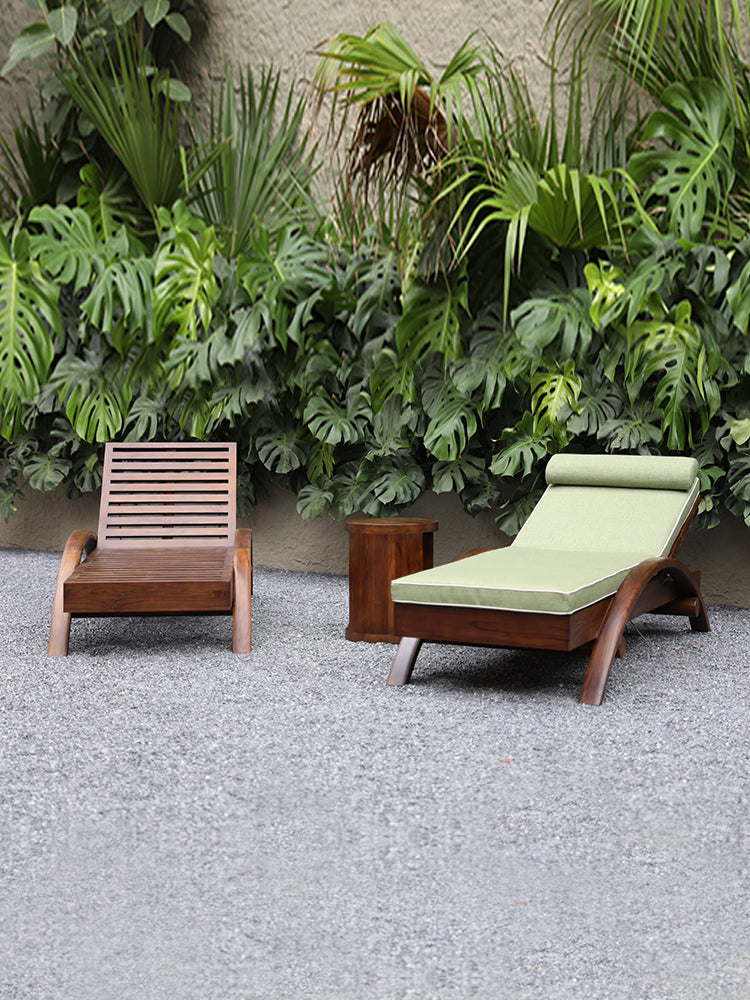 Sun Loungers 52