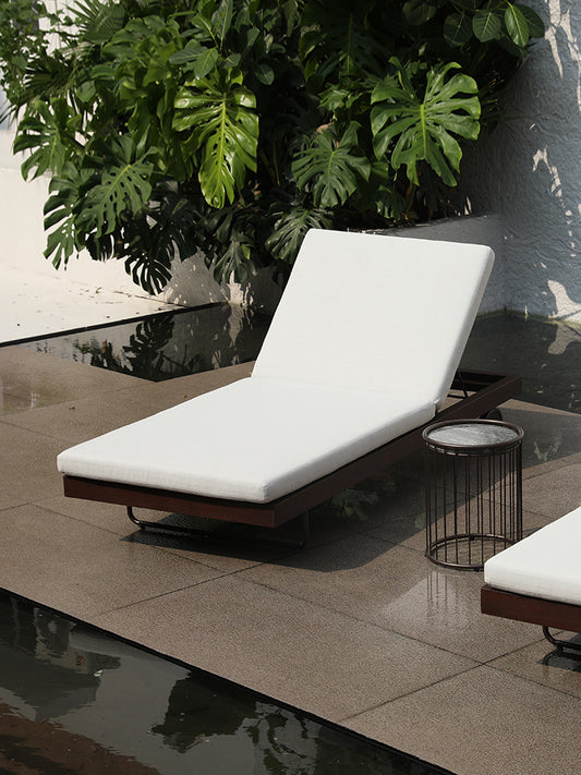 Sun Loungers 53