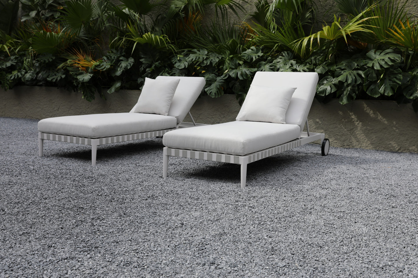 Sun Loungers 60