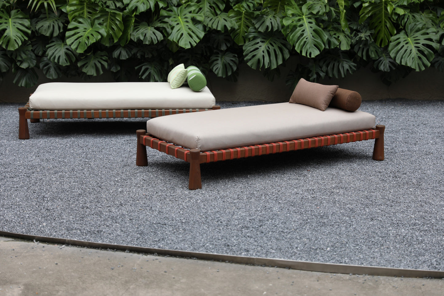 Sun Loungers 63