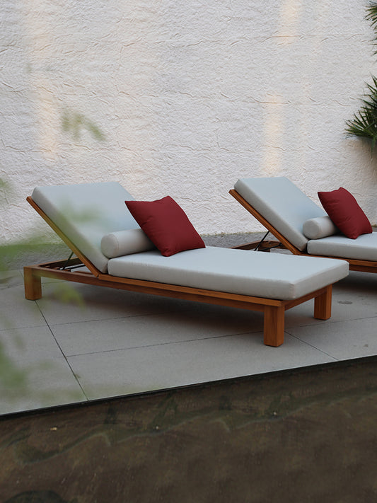 Sun Loungers 66