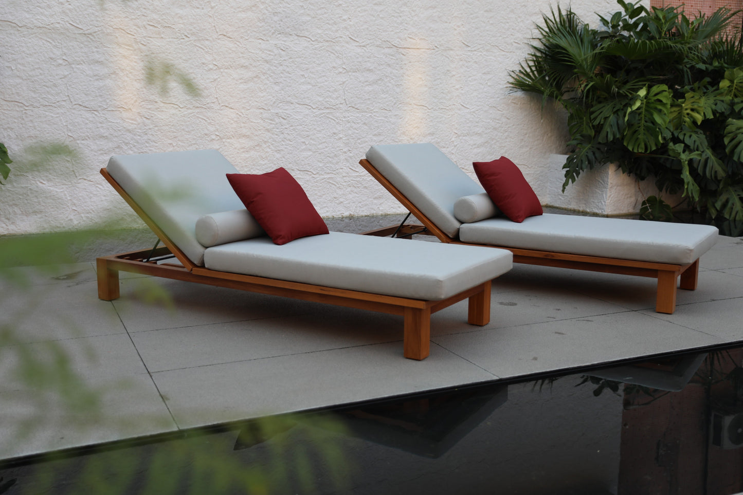 Sun Loungers 66
